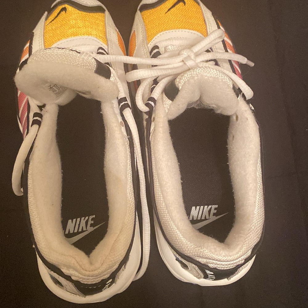 Nike shoes size 7 in womens - Picture 6 of 13